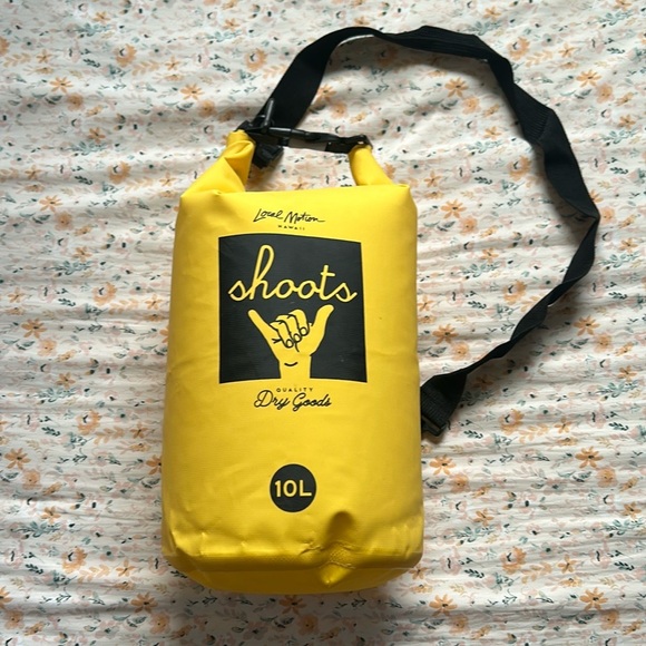 Local Motion Waterproof bag 10L - Picture 1 of 4